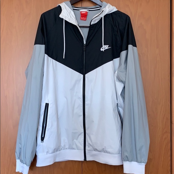 nike windbreaker with hood